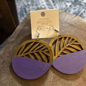 Dream Plus Wood Leaf Earrings with Purple Accents.‎